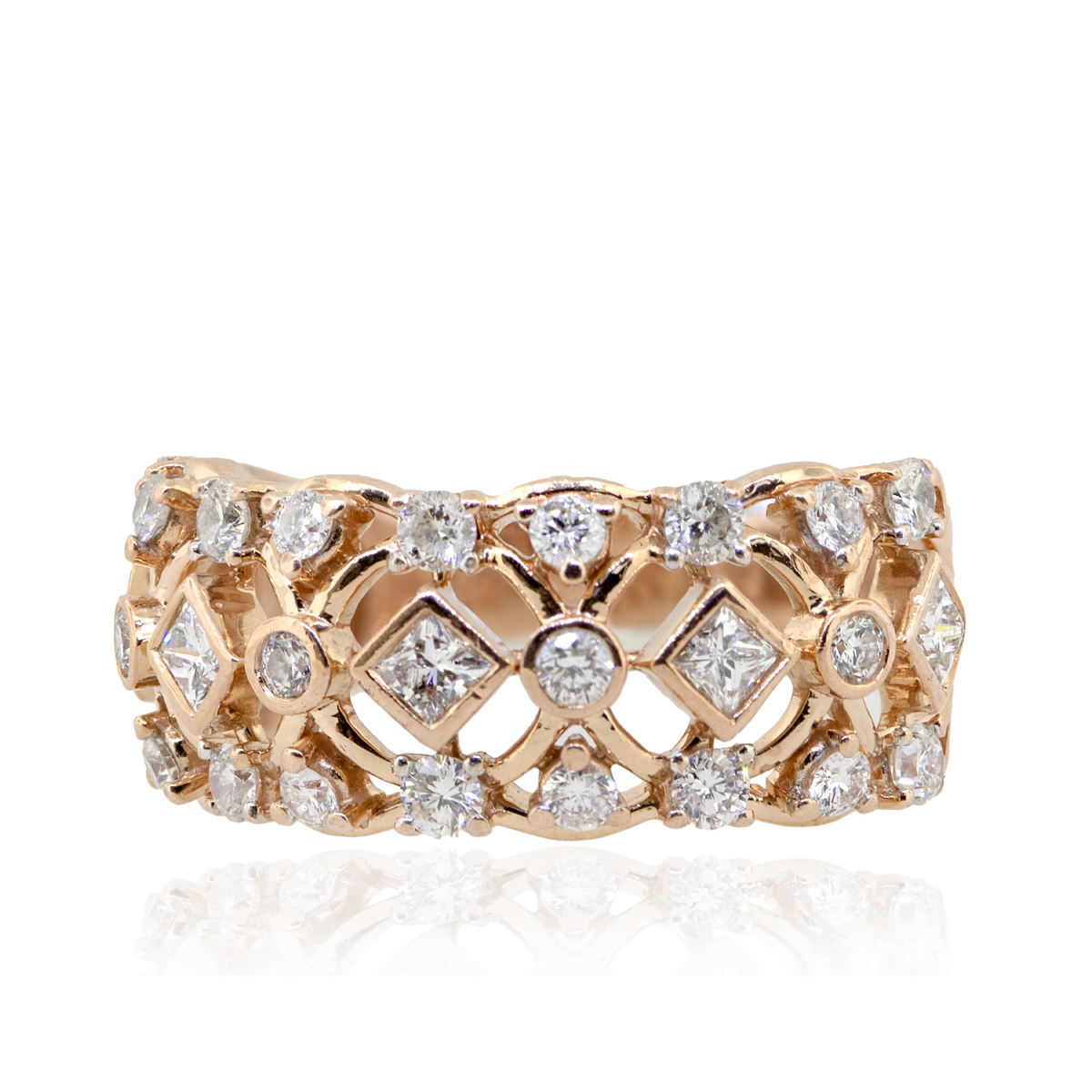 14KR 5.60 gm. Fancy Diamond Ring