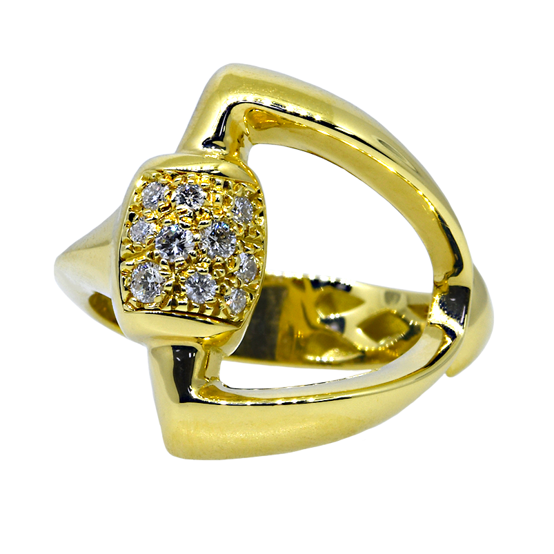 18KY Diamond Ring with Triangular Shape