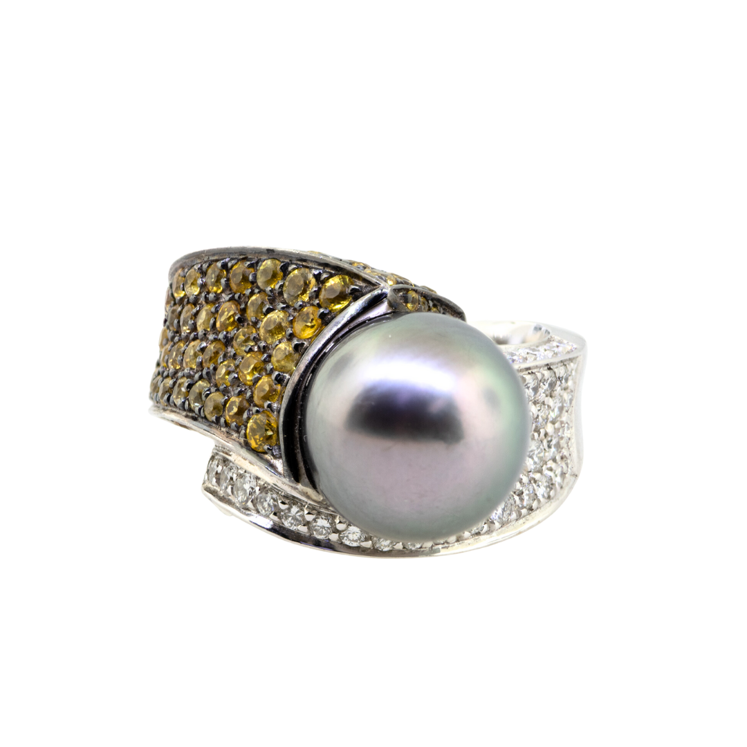 18K White Gold Ring With Tahitian Pearl and Diamonds