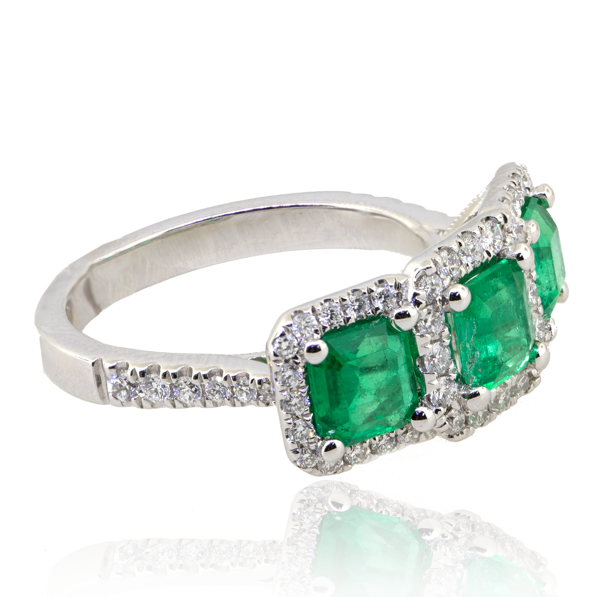 18KW 5.90 gm. Fancy Emerald & Diamond Ring