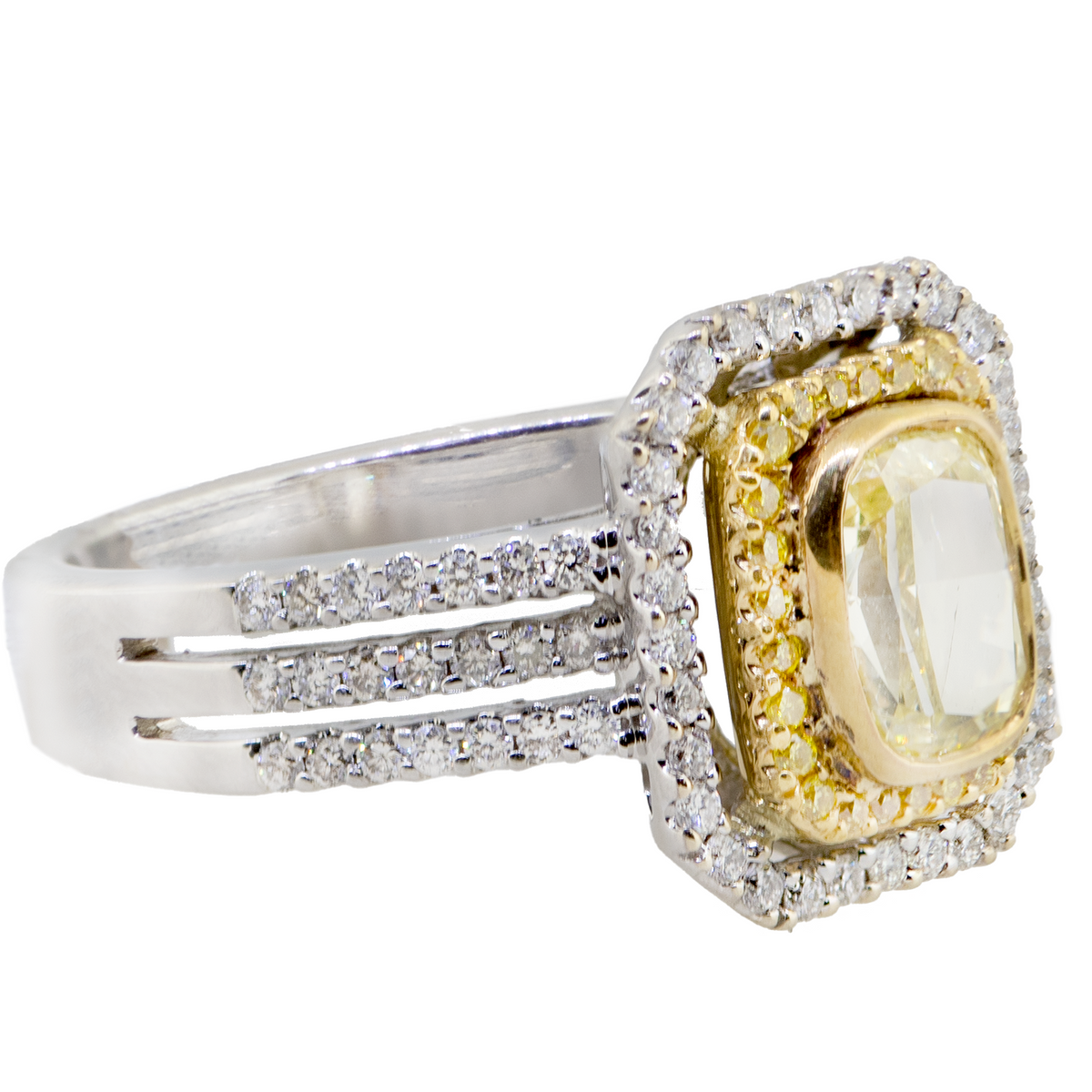 18KW/22K Gold 7.00 gm Fancy Diamond Ring
