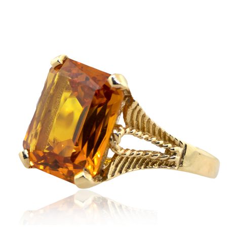 14KY 5.70 gm. 4 Yellow Gold Ring w/ Orange Synthetic Stone