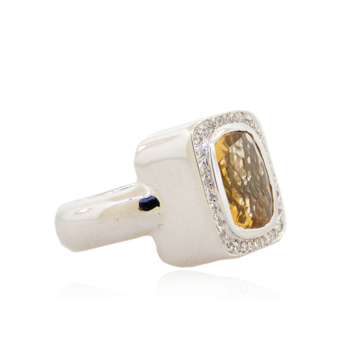18KW 16.30gm Yellow Citrine & Diamond Ring