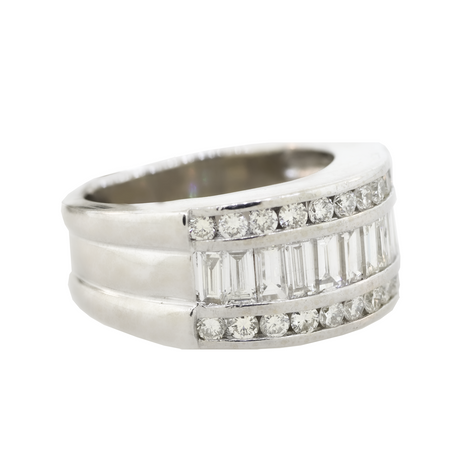 18KW 11.30gm Diamond Fashion Ring